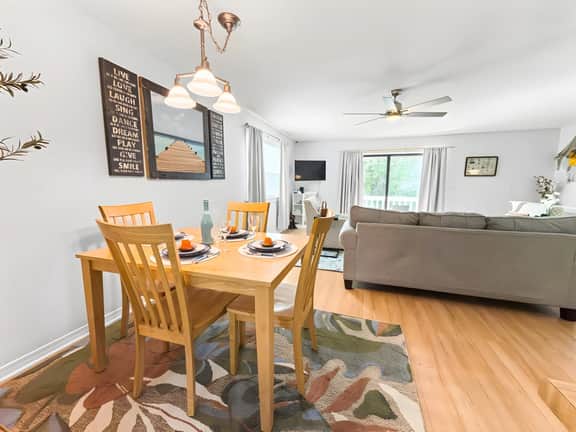 Pool | Sleeps 6 | Salty Seagrove | Walk to Beach | Seagrove